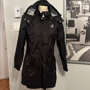 K-Way Women’s Long Rain Jacket – Size S
🌧️ Lightweight • Waterproof • Packable